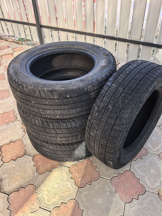 Продам шины всесезонка 215/65/R16