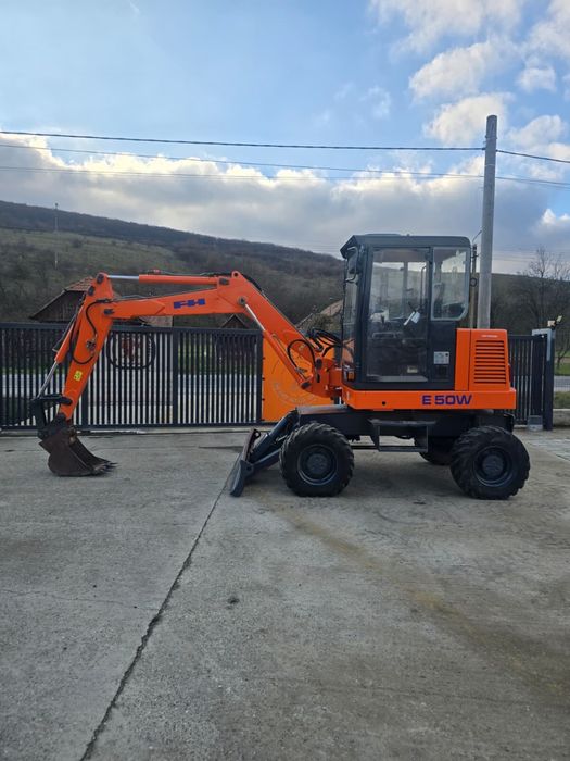 Vand miniexcavator Fiat Hitachi de 5 tone pe roti