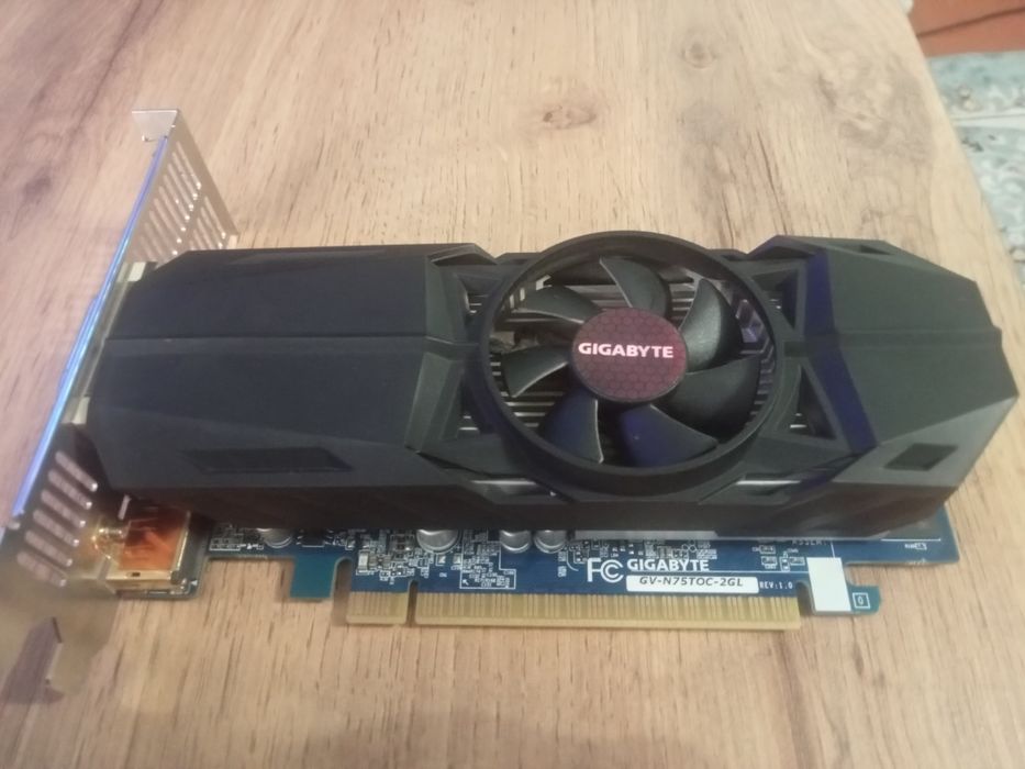 Продам видеокарту GTX 750 TI 2GB