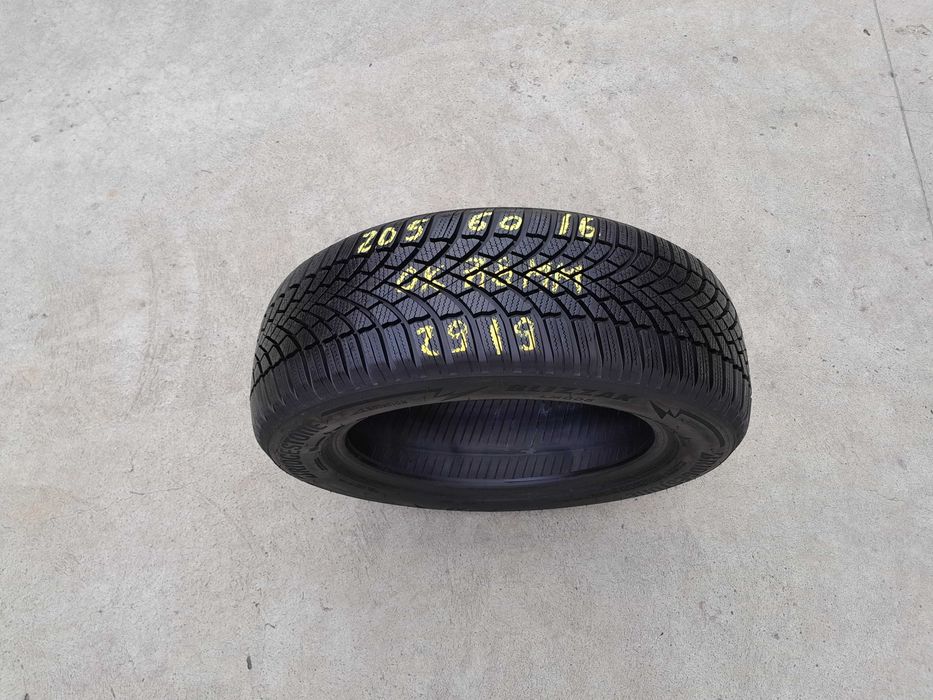 O anvelopa iarna 205 60 16 bridgestone blizzak LM 005 profil 7,8 mm