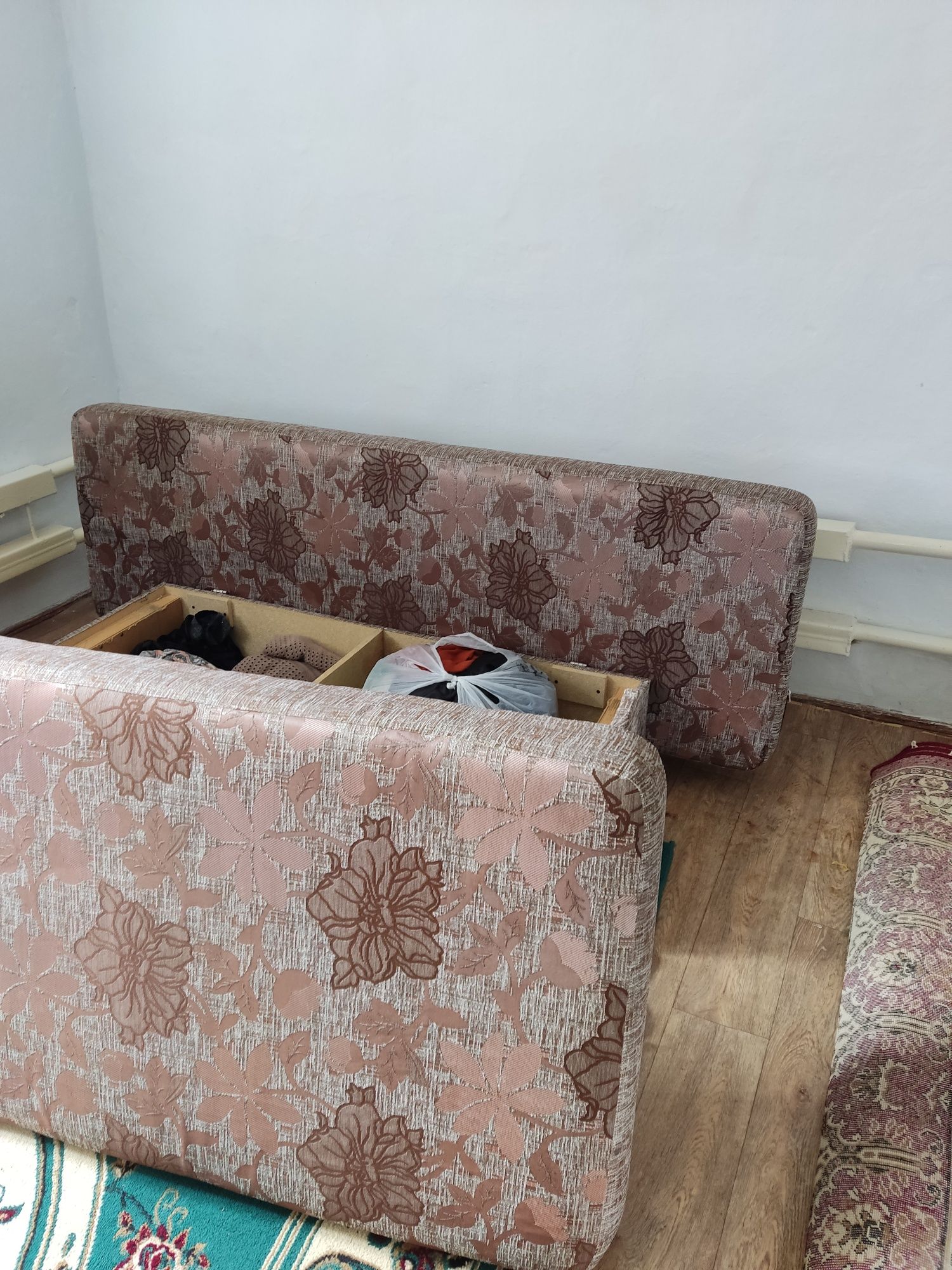 Тахта диван! Срочно!
