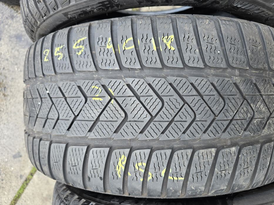 Anvelope iarna 225 45 18 si 255 40 18 Runflat