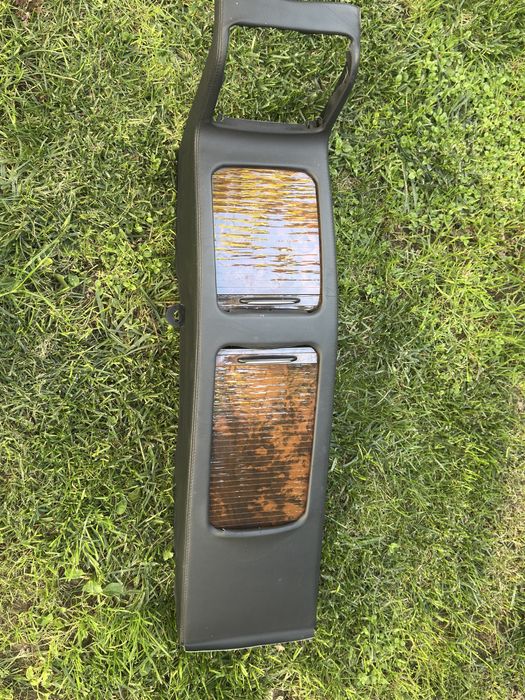 Конзола за Мерцедес CLS W218