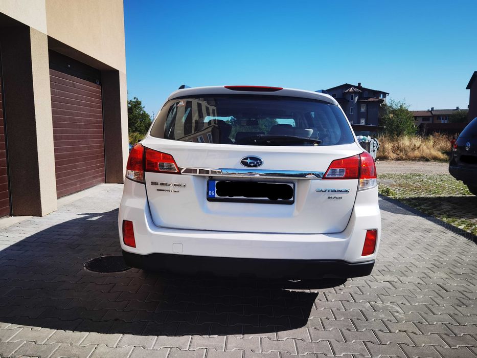 Subaru Outback 2014, 2.5 BiFuel 173к.с.