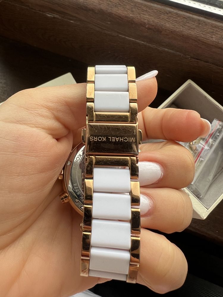 Часовник Michael Kors