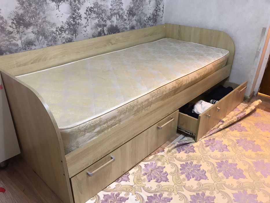 Односпальная кровать