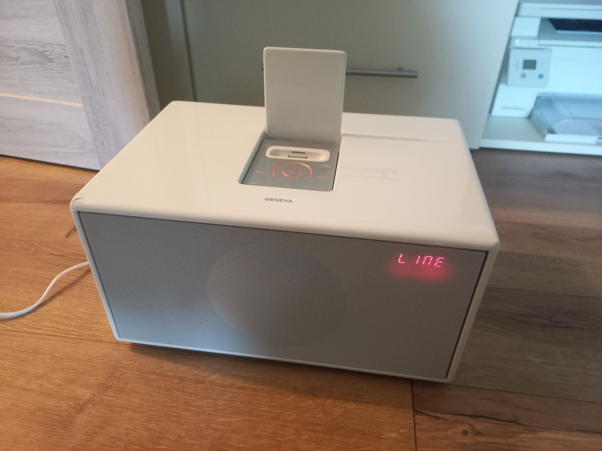 Boxa Geneva Model M