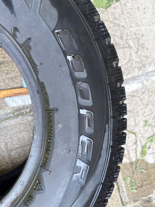 2бр Зимни гуми Cooper WEATHERMASTER WSC 235/75/15 DOT 1821