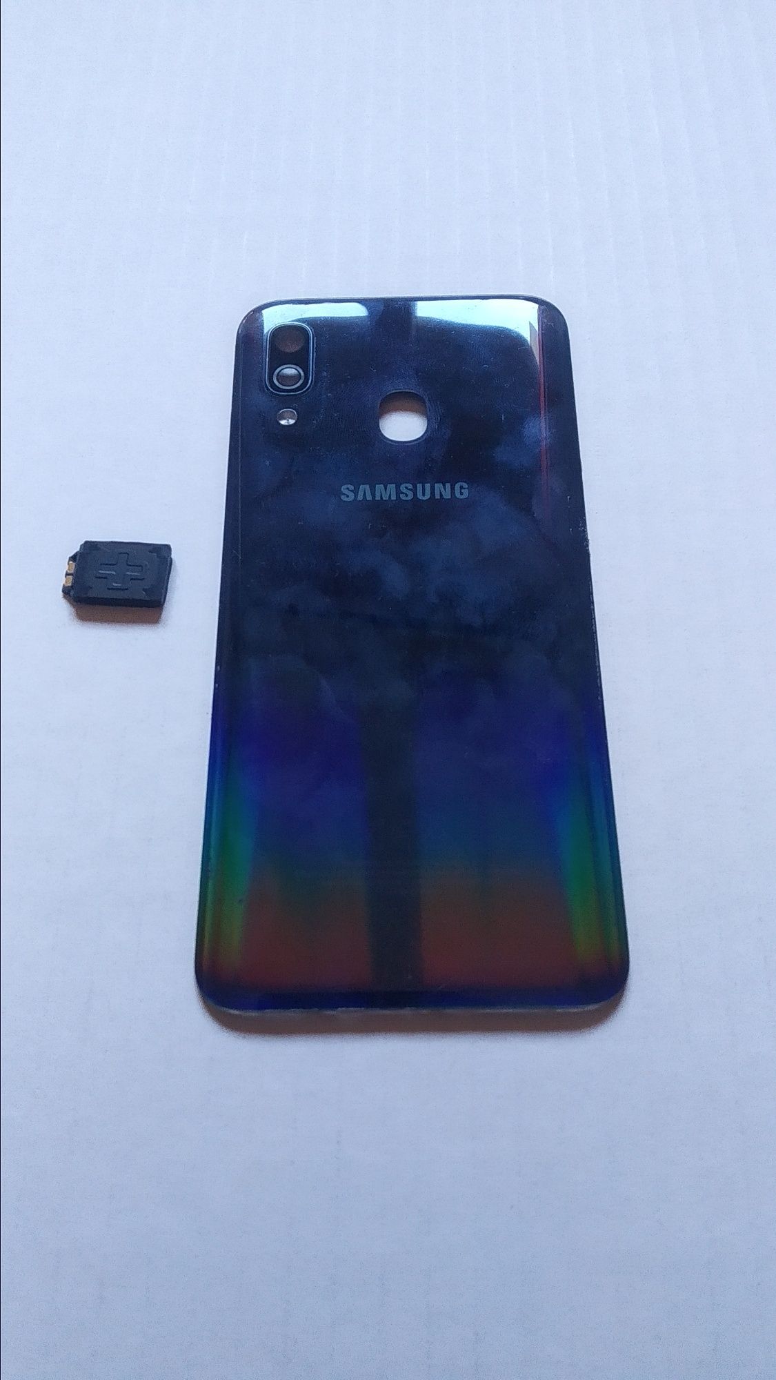 Samsung A40 на части.