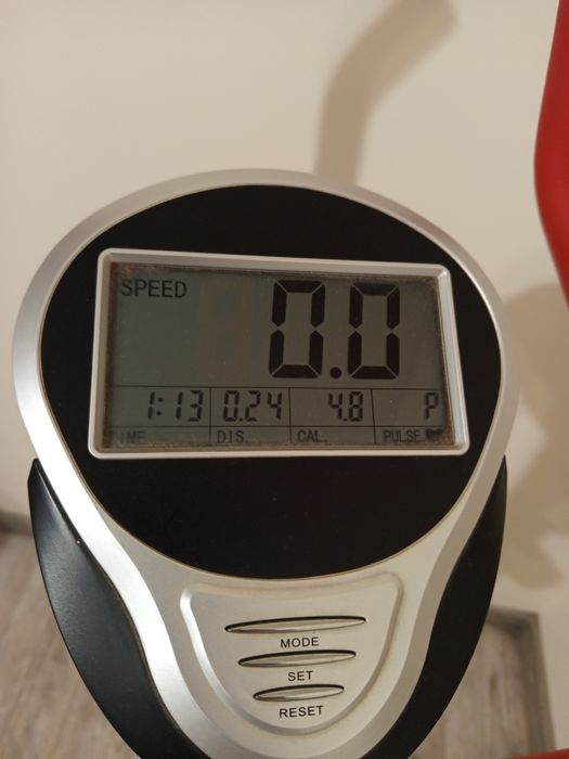 Bicicleta fitness cu frânare magnetică