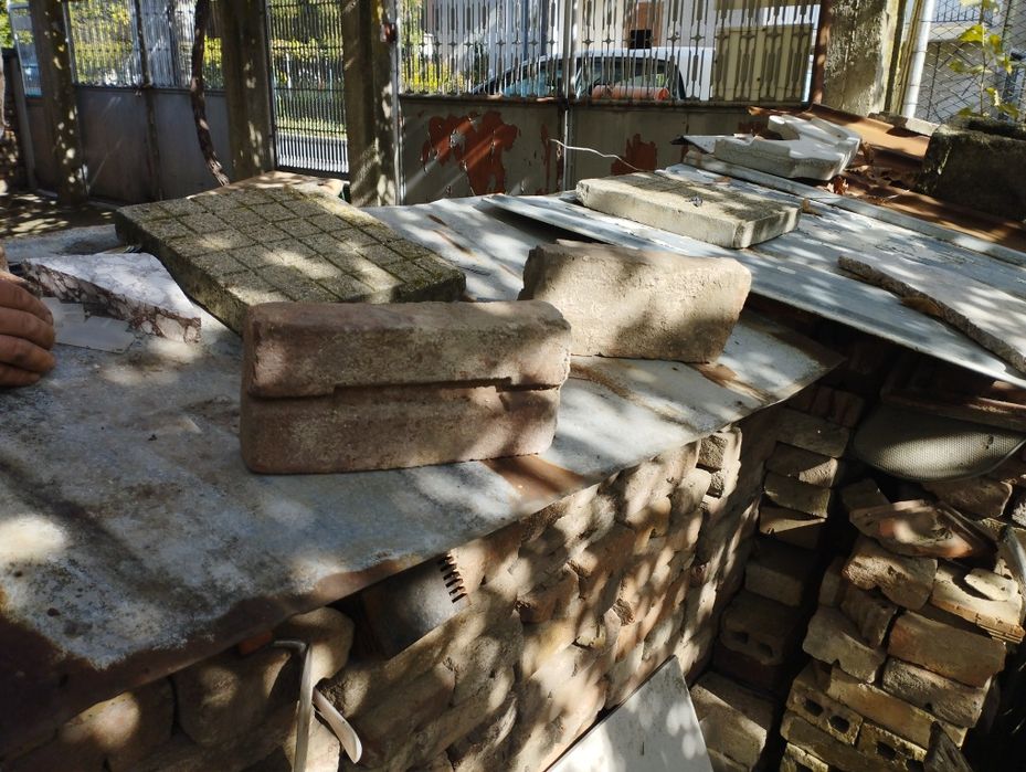 Тухли единични около 300 бр