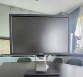 Monitor Dell P1911 în stare impecabilă