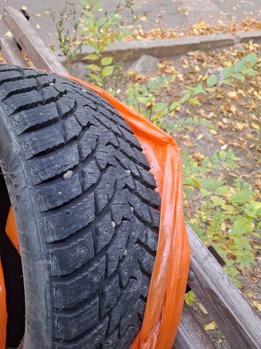 Продам шины зимние  215/60 R16 99T XL