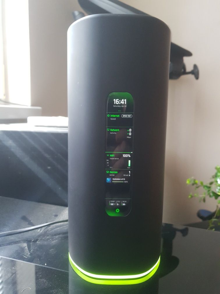 Amplify alien wifi router