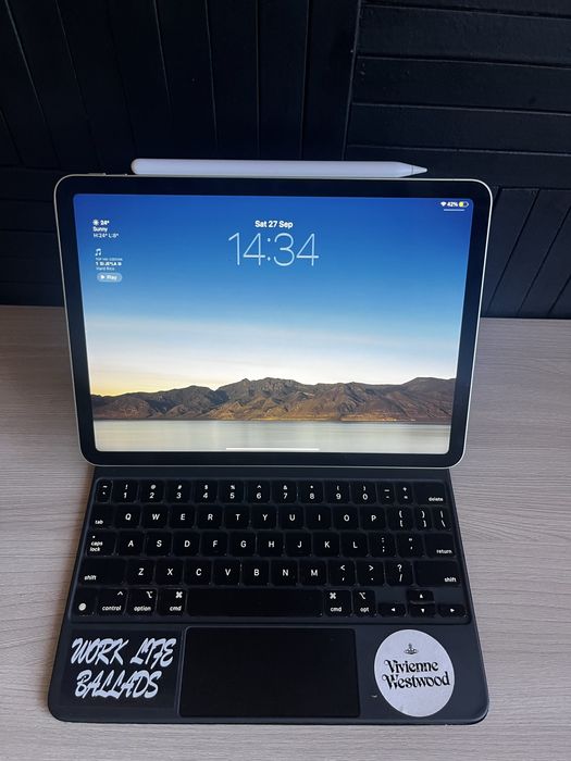 Продаю весь набор ipad air 4 256 gb, apple magic keyboard, apple penci