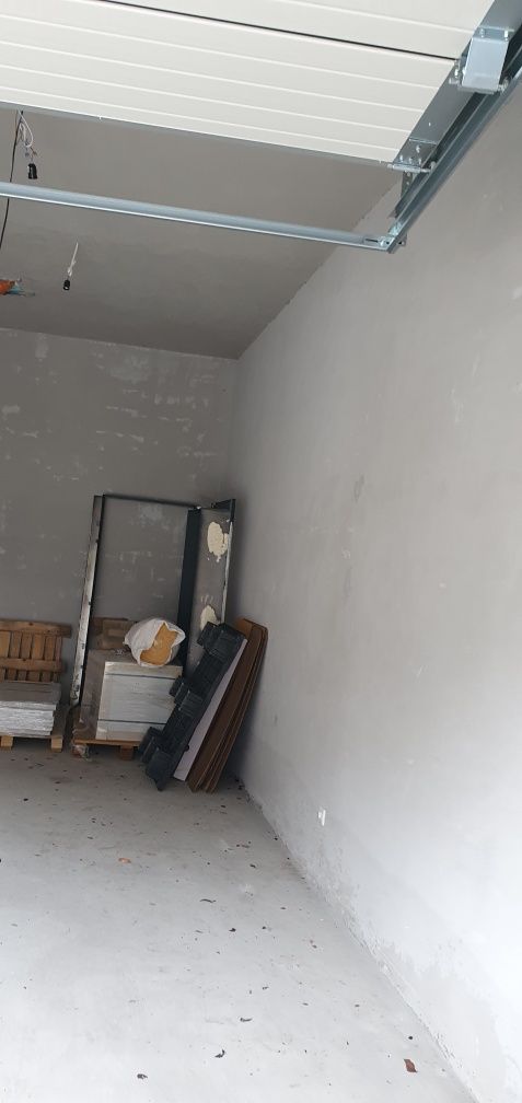 Дава се под наем Гараж / Паркомясто в Царево - 40 кв.м за 250 € - Снимка #4