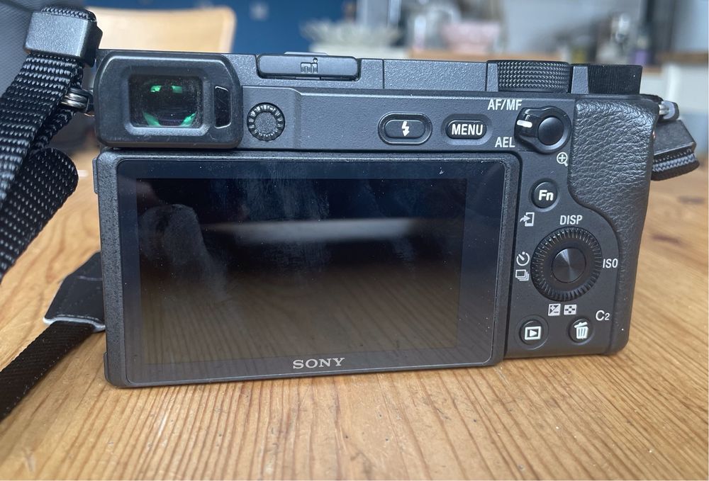 Sony A6400 с китов обектив 16-50mm OSS
