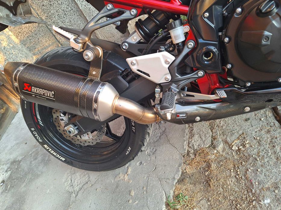 Kawasaki Z900 Akrapovic Performance 2023
