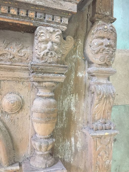 Restaurare porti din lemn pentru cladiri istorice