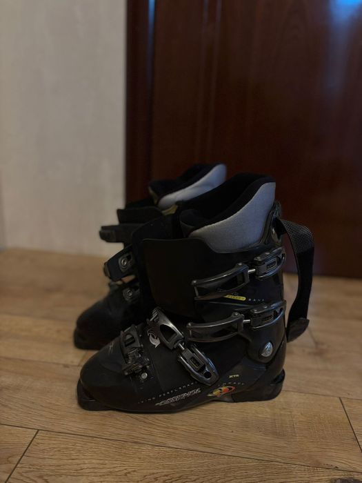 Лыжные ботинки Rossignol