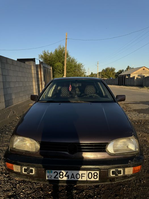 Volkswagen Golf 3,1993 газ-бензин