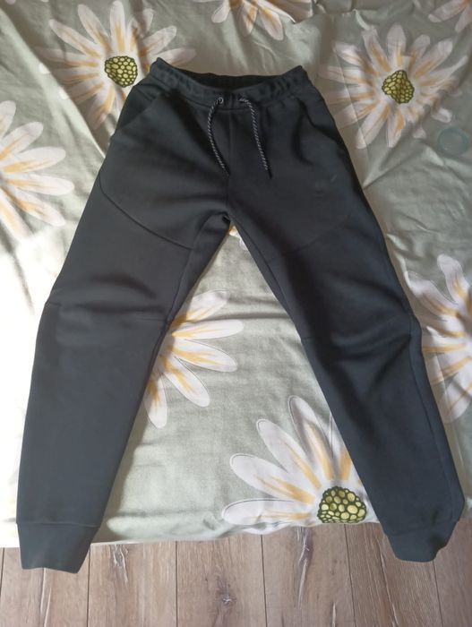 Nike tech pantaloni