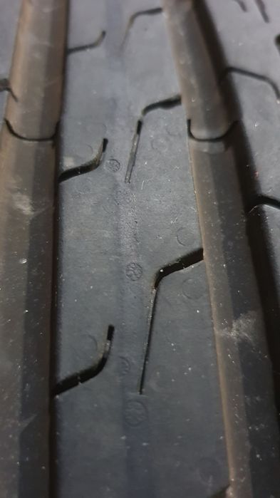 Continental 225/60 R18 V XL 104V