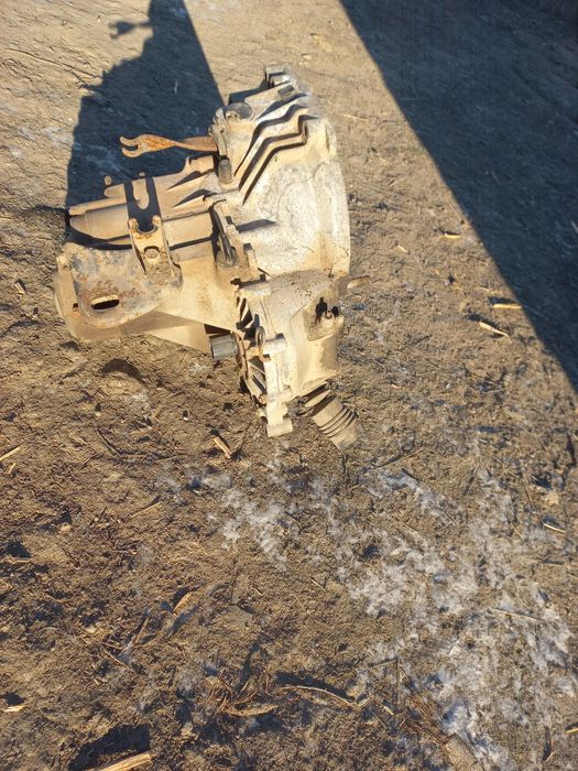 Продам кпп ваз 2110  цына договорная  нету 1-й скорости