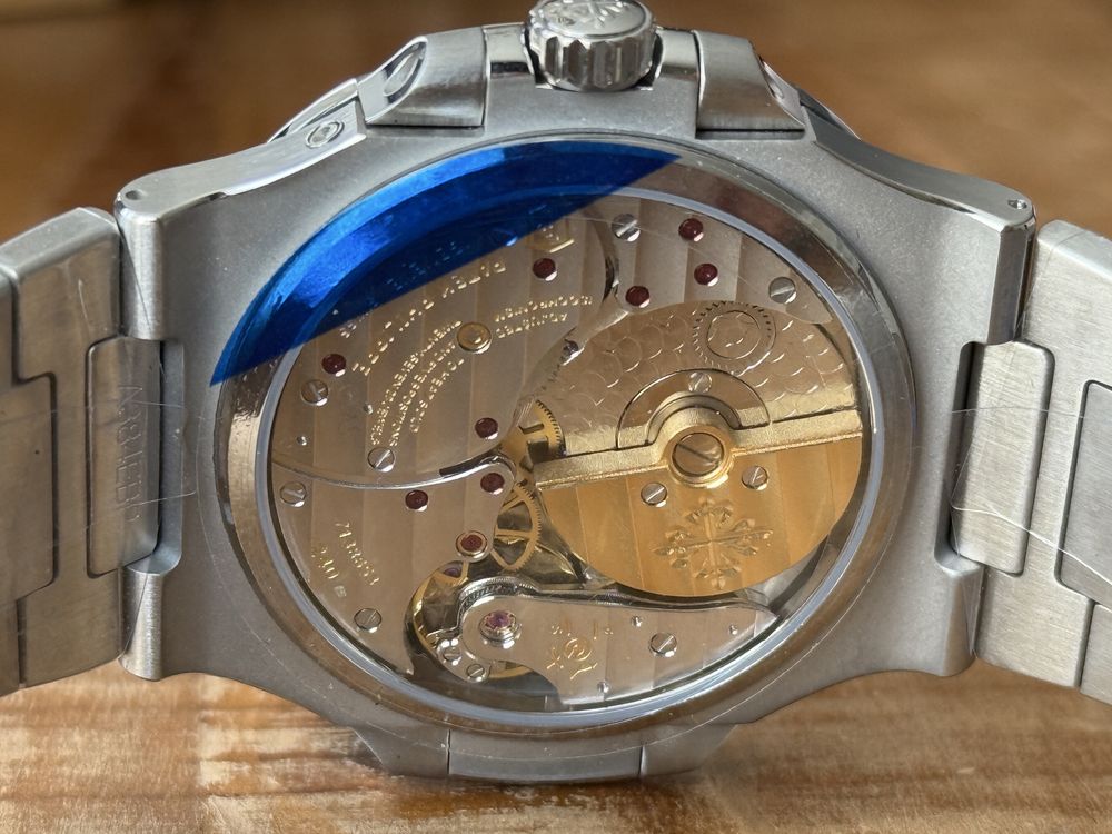 Часы Patek Philippe Nautilus