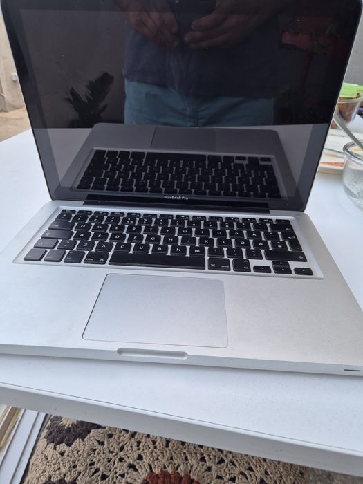 Vand sau schimb macbook