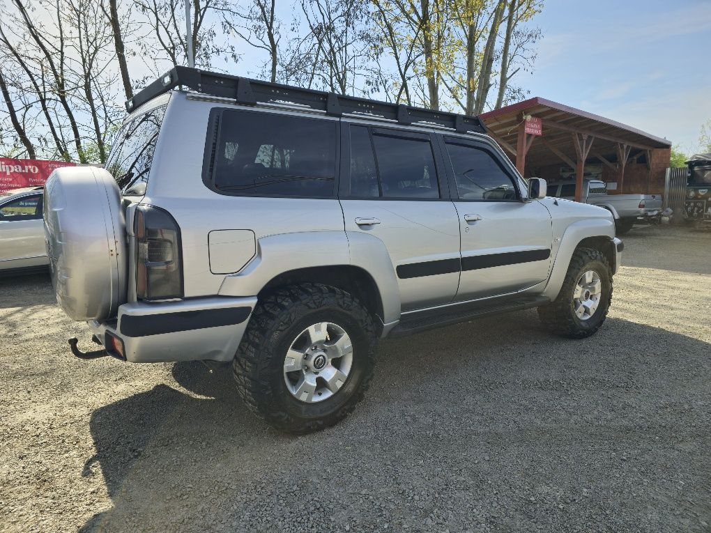 Nissan Patrol Y61 Gu4