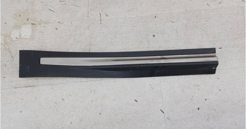 Молдинг правой задней двери на Инфинити(Infiniti fx 37)