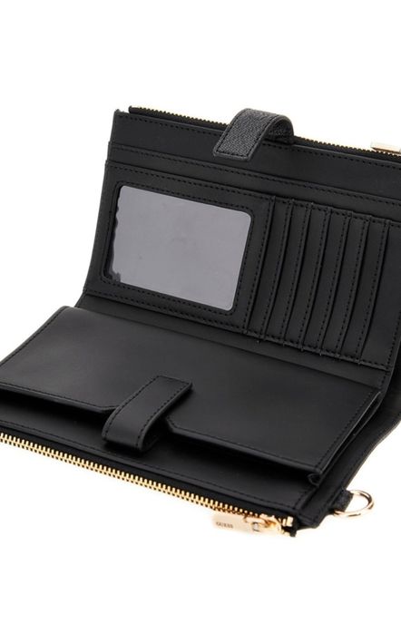 Ново портмоне Guess