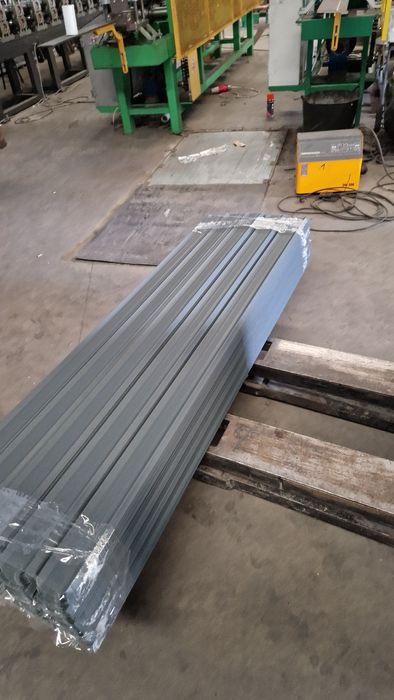 Meseriaș în domeniul garduri și porți împrejmuiri temporare sau perman