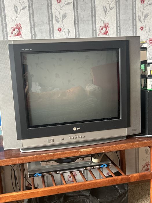 Продам телевизор