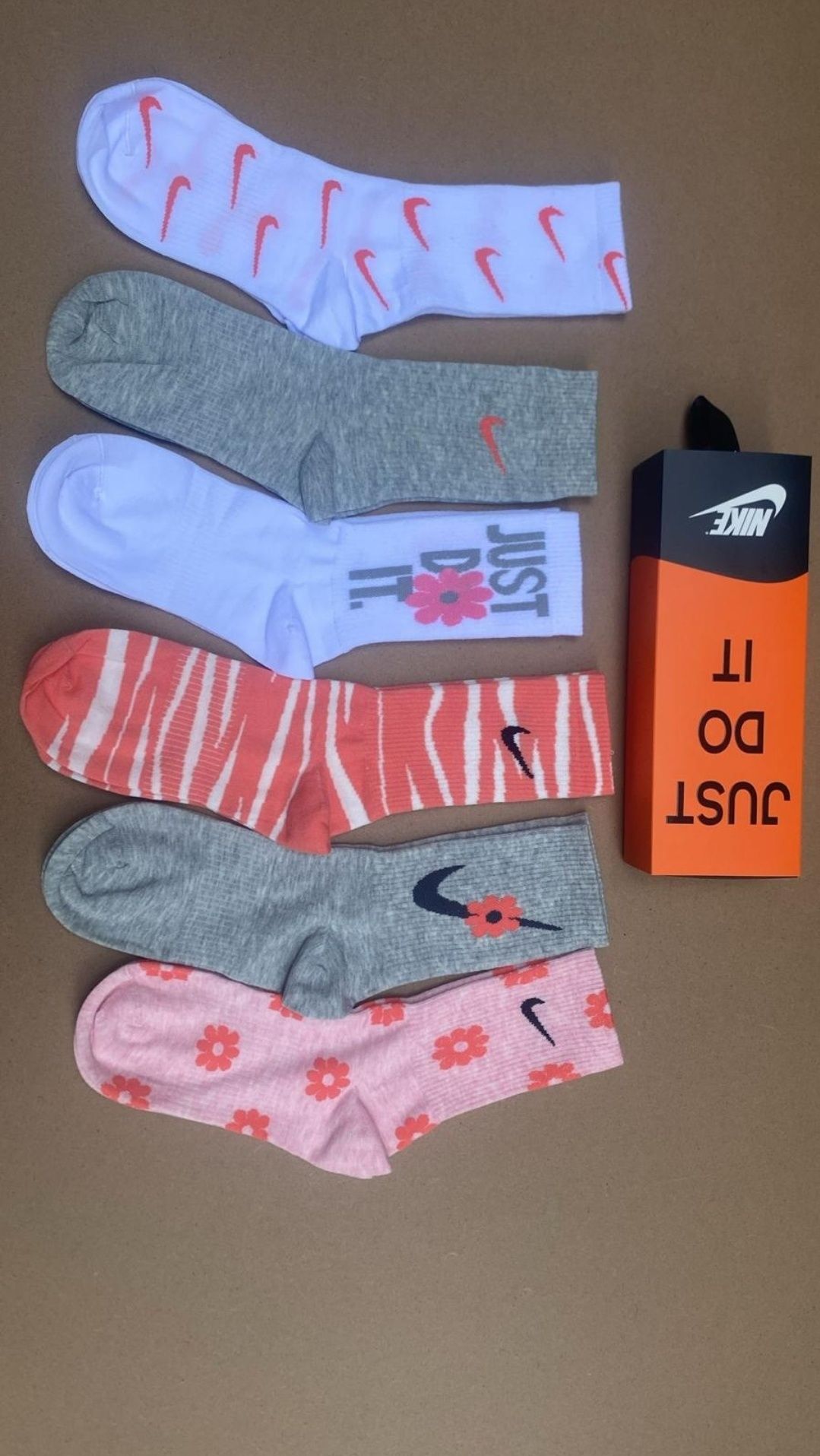 Нови дамски чорапи
