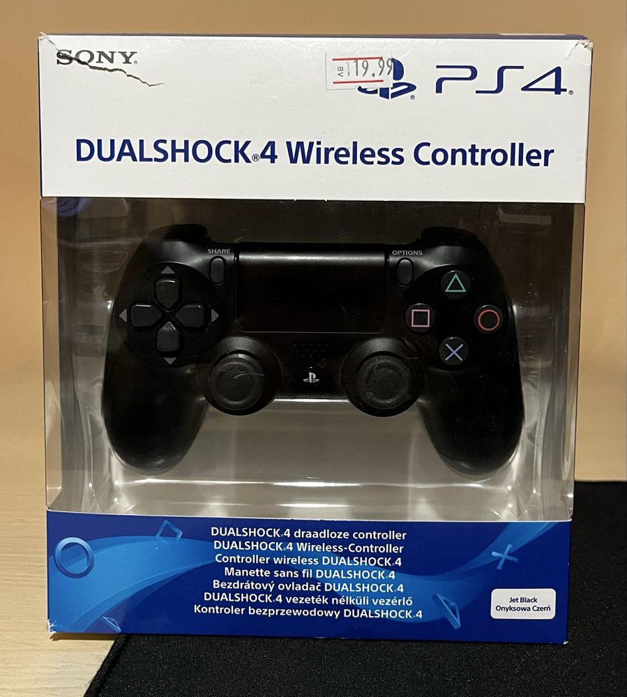 Продавам PlayStation 4 Slim 1TB Jet Black + 4 игри