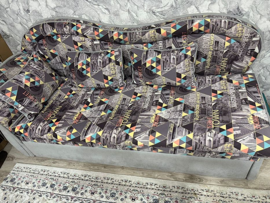 Продам диван-тахта, раздвижной.