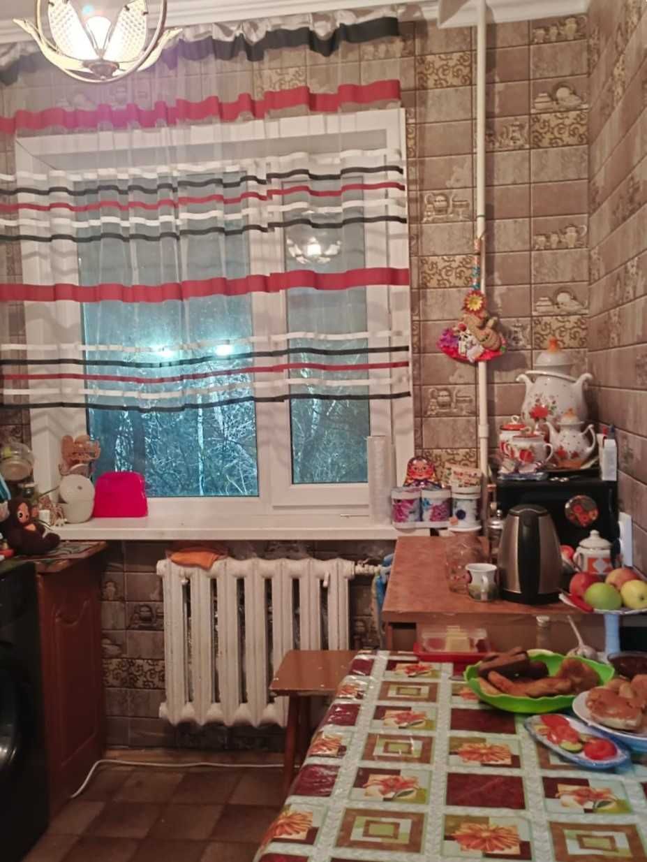 Продаю 3 комнатную квартиру в 23 микрорайоне.
