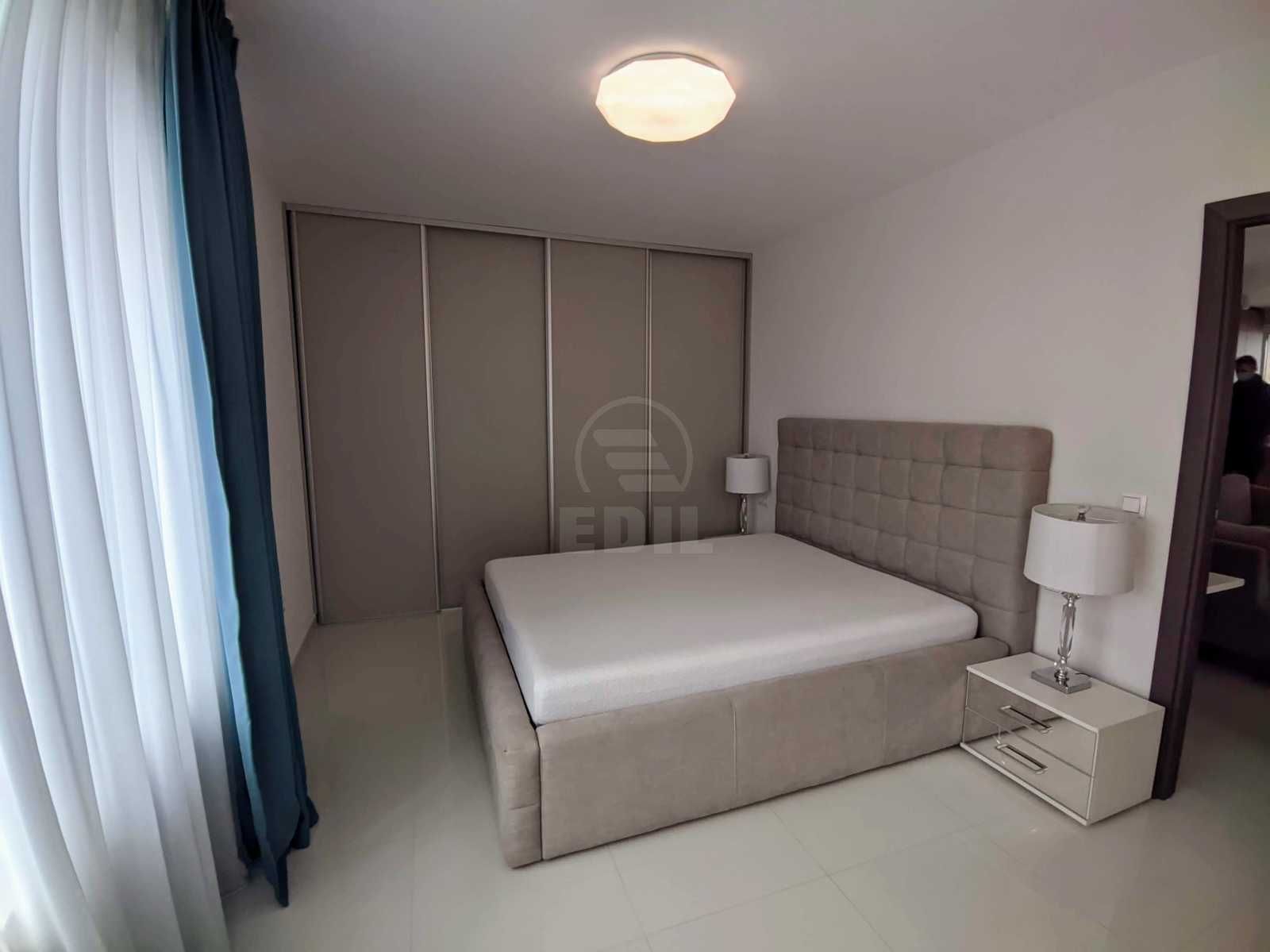 Inchiriez apartament