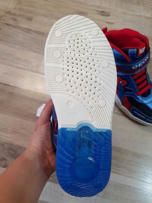 Сникърси/обувки Geox, нови