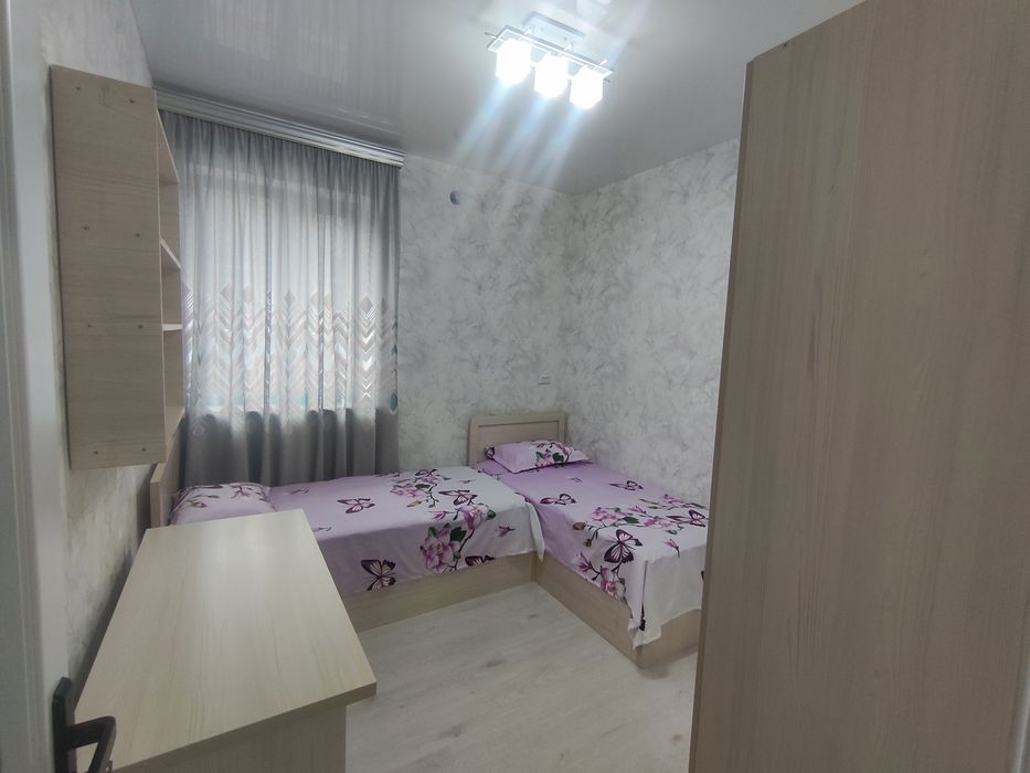 Фаргона шахар Фрунзе массивда 3 хонали квартира ижарага берилади.