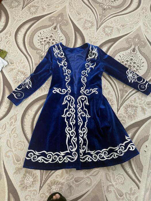 Продам камзол и платье