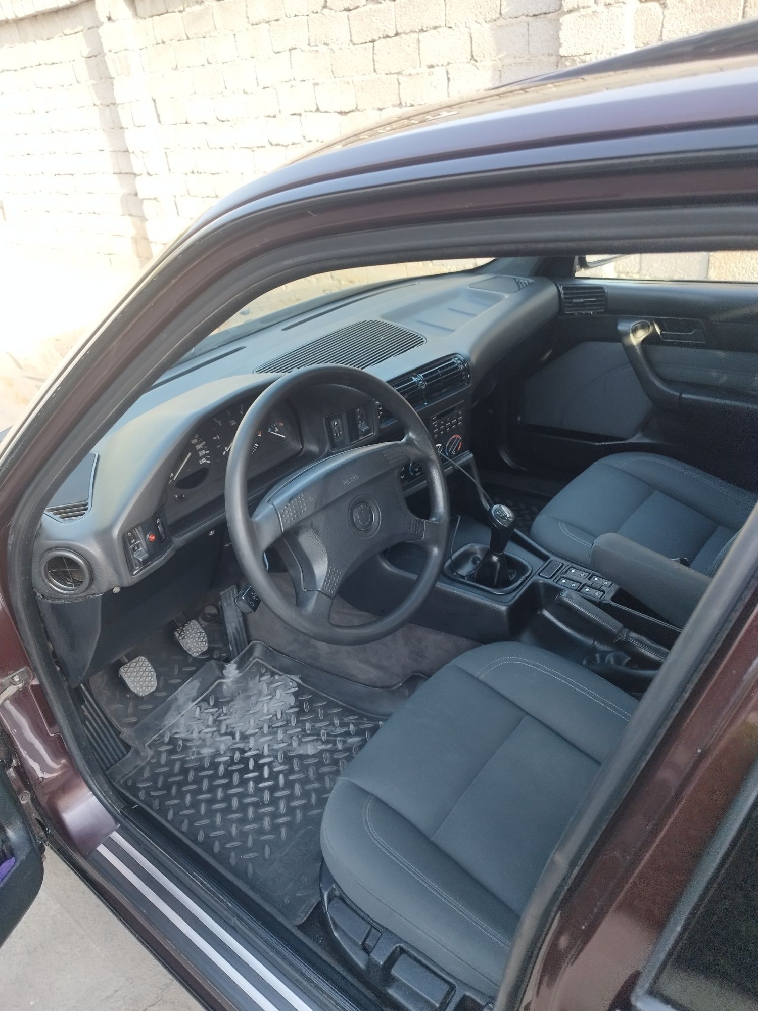 BMW e34 авто в хорошом состаяние