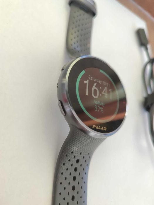 Smartwatch Polar Pacer PRO cu folie, cablu incarcare, bratara, cutie