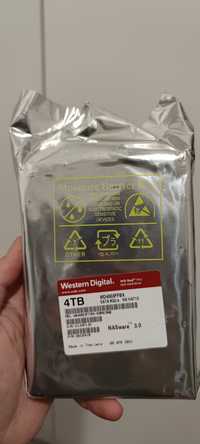 2 HDD de 4TB Seagate și WD