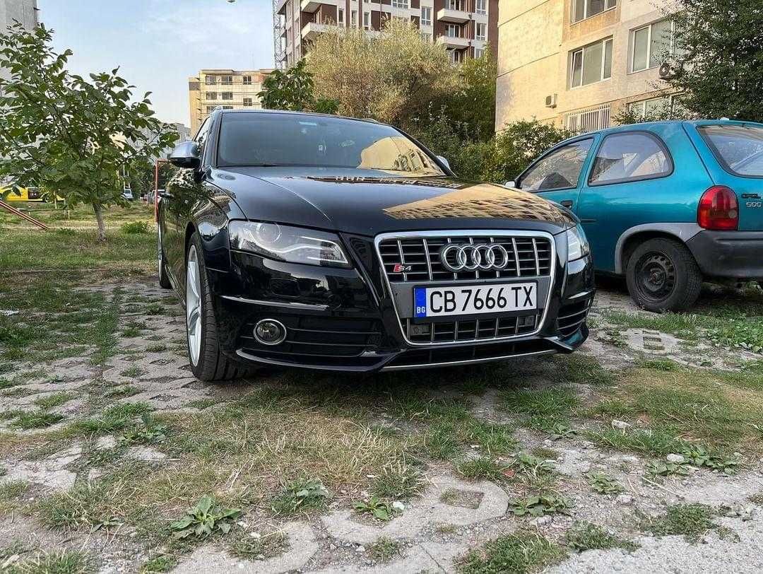 Продавам Audi S4