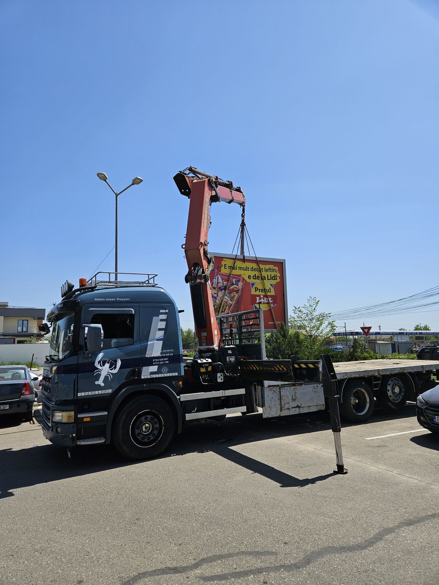 Inchiriere Camion cu Macara Transport Containere Utilaje Nacele Cnc