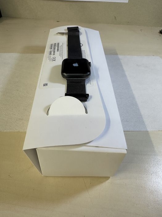 Apple watch 5 / 64 gb /