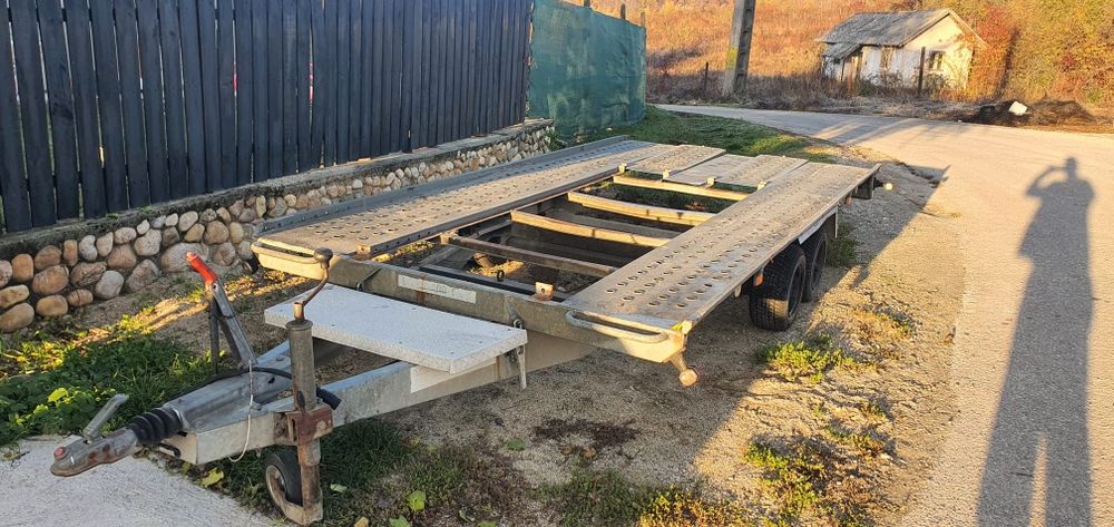 Vând platforma  auto